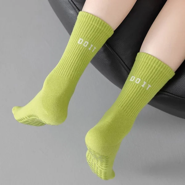 2-Pack Cotton Breathable Mid-Calf Yoga Socks - Image 4